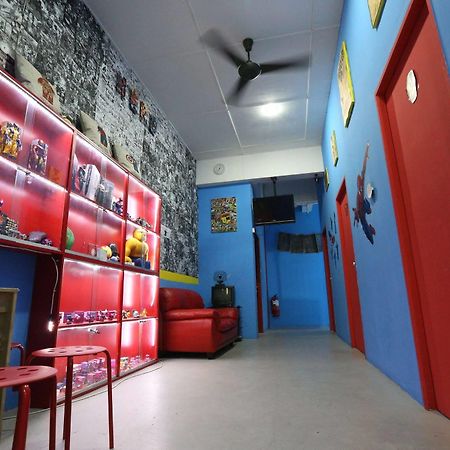 Hero Hostel Кучінг Екстер'єр фото