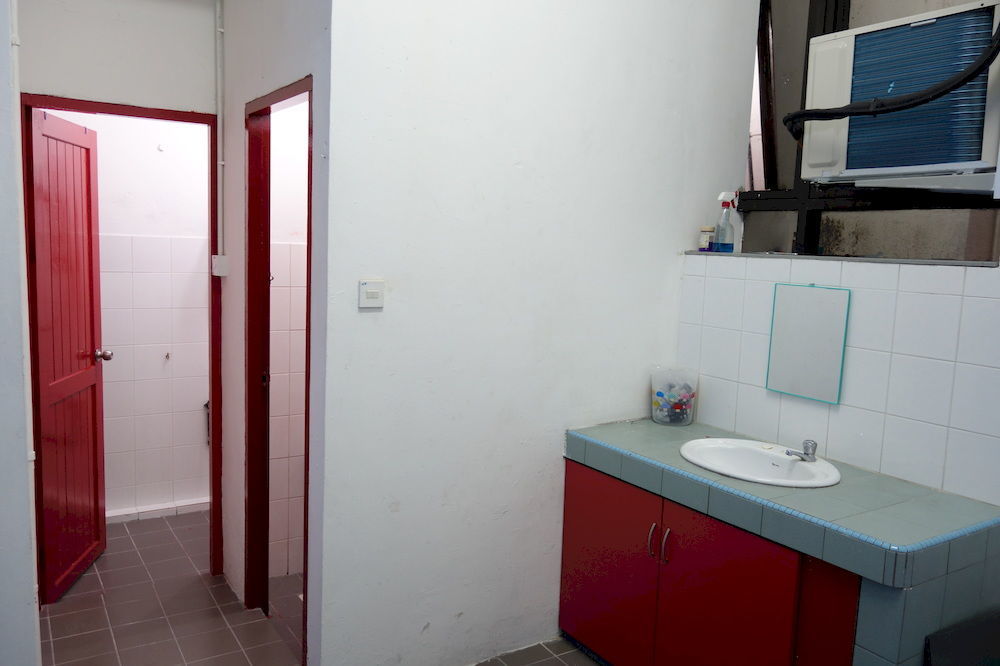 Hero Hostel Кучінг Екстер'єр фото