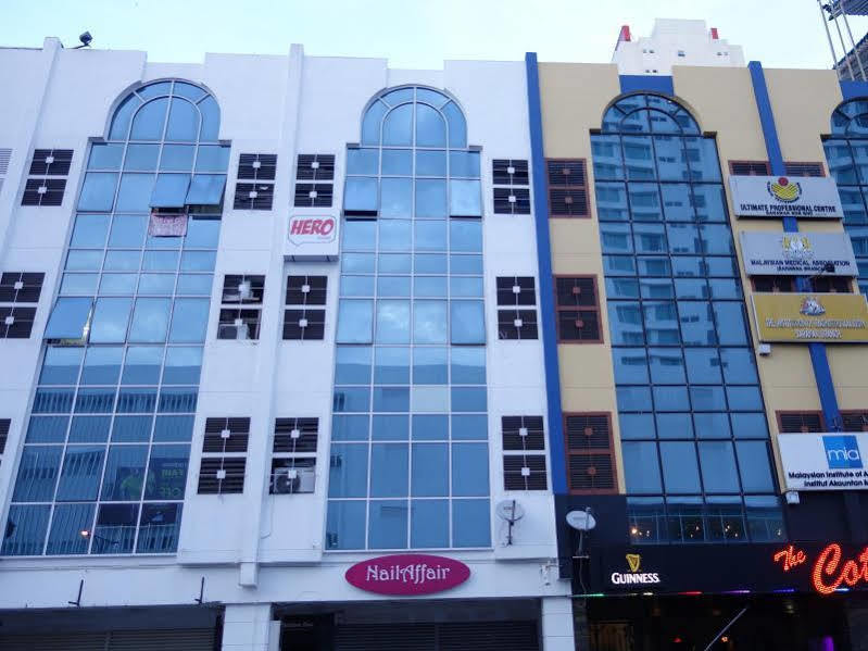 Hero Hostel Кучінг Екстер'єр фото