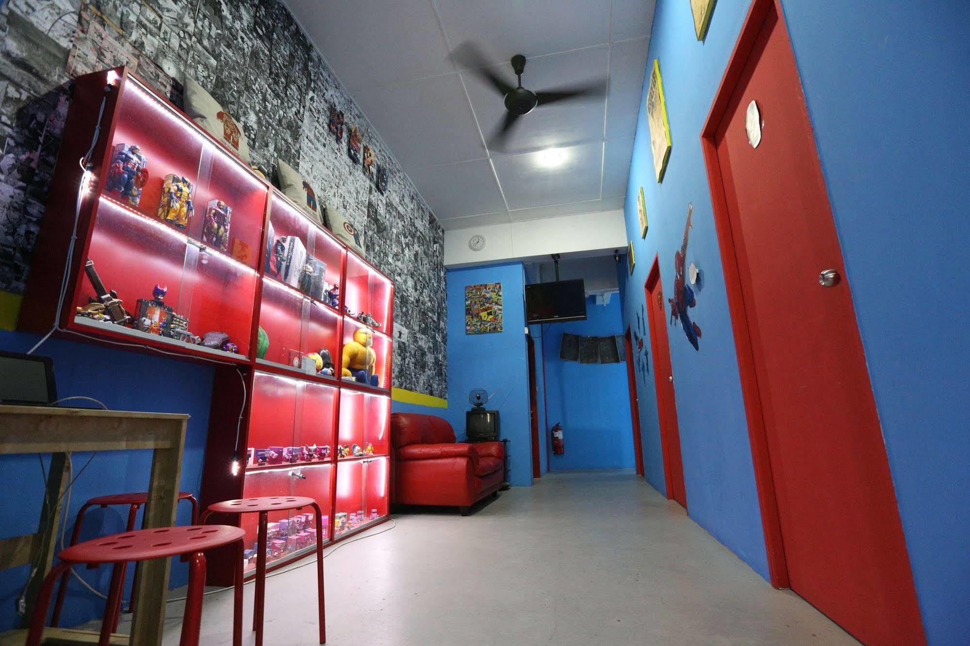 Hero Hostel Кучінг Екстер'єр фото