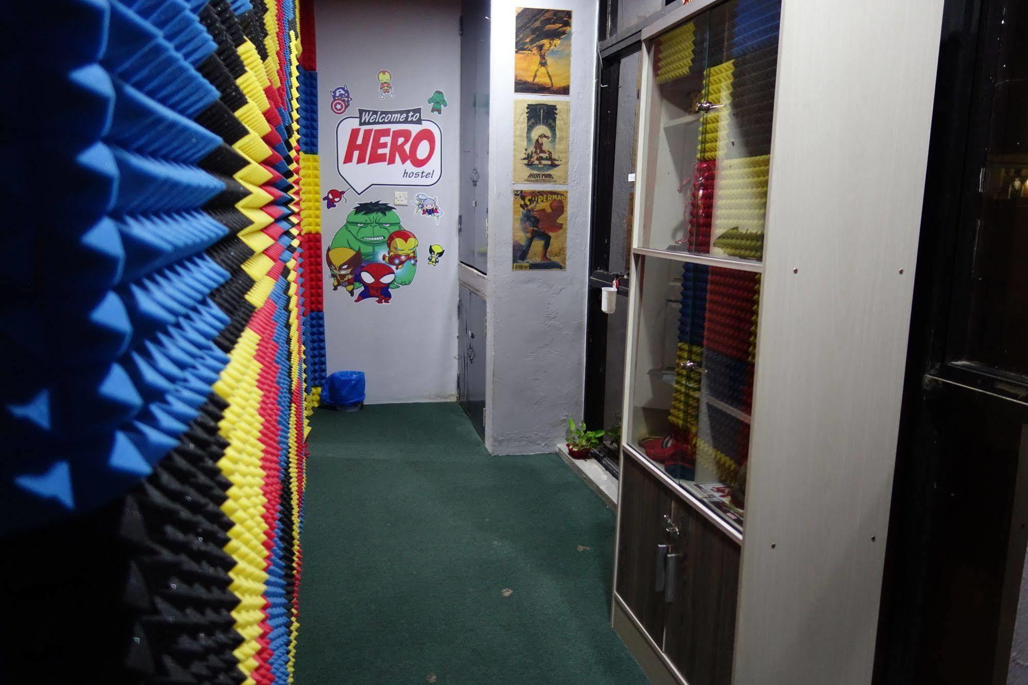 Hero Hostel Кучінг Екстер'єр фото