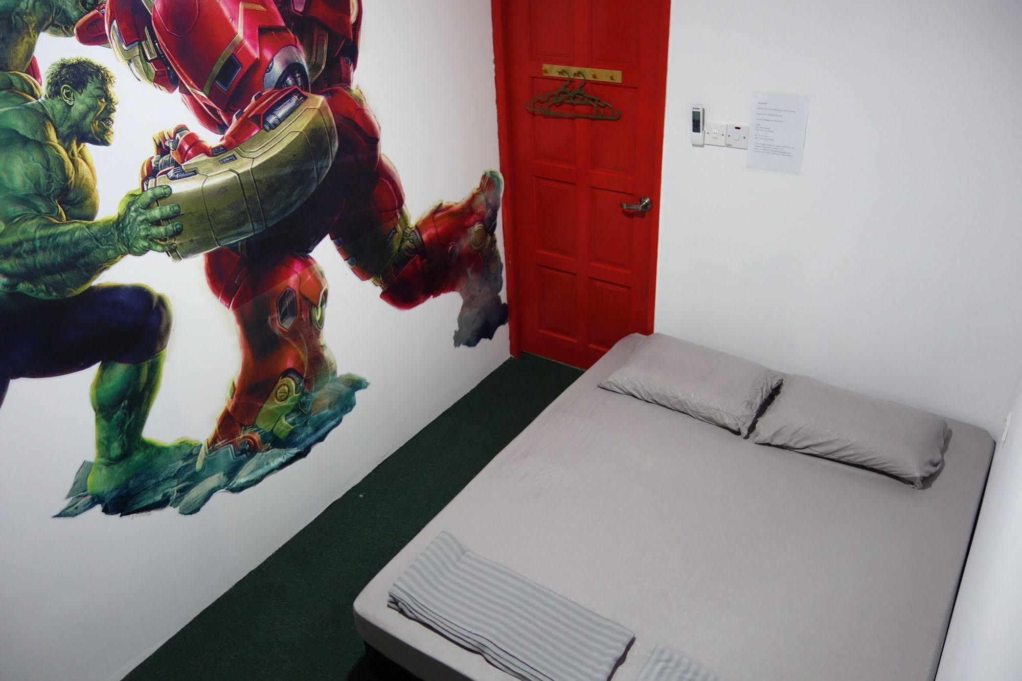 Hero Hostel Кучінг Екстер'єр фото