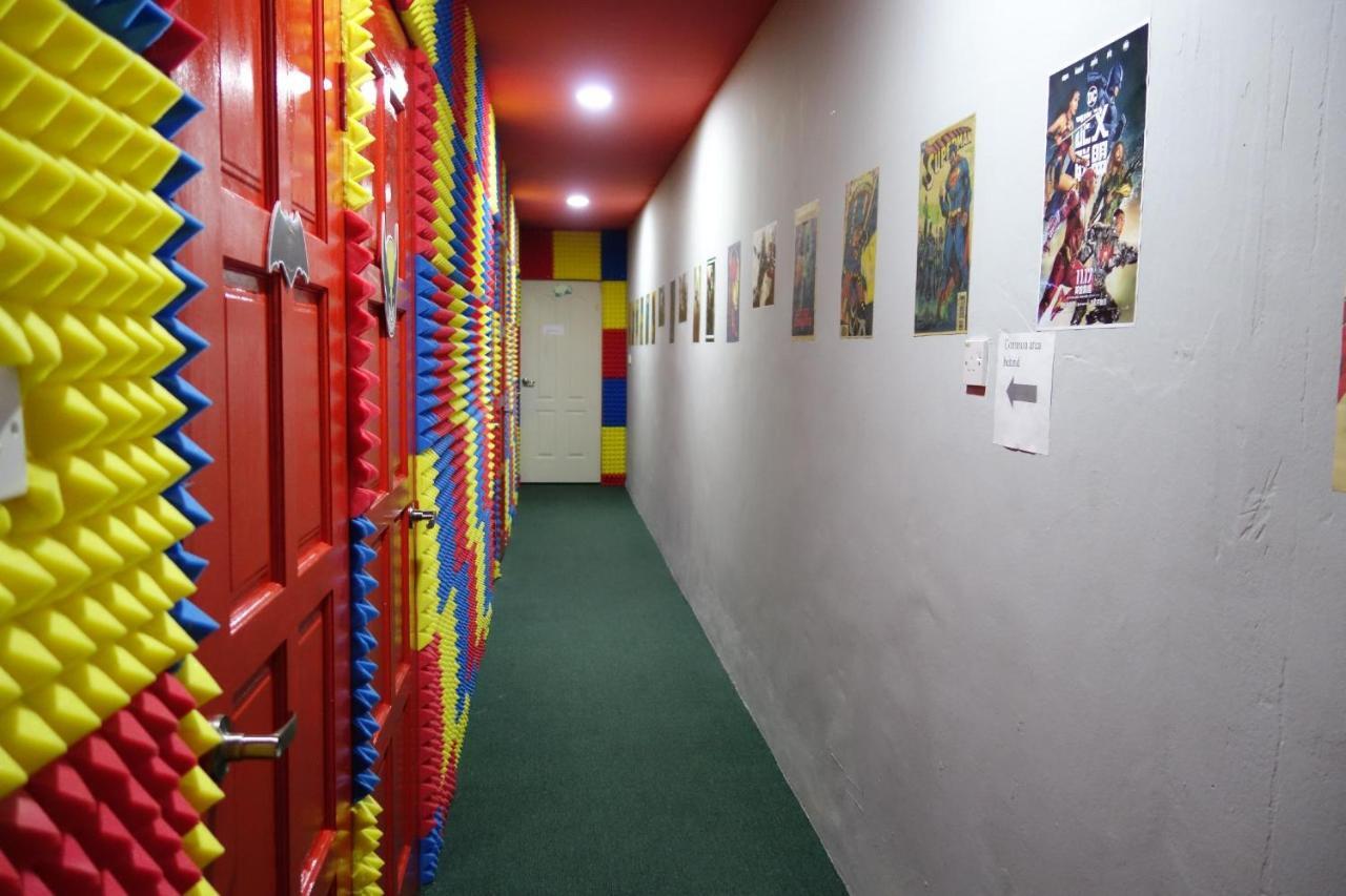 Hero Hostel Кучінг Екстер'єр фото