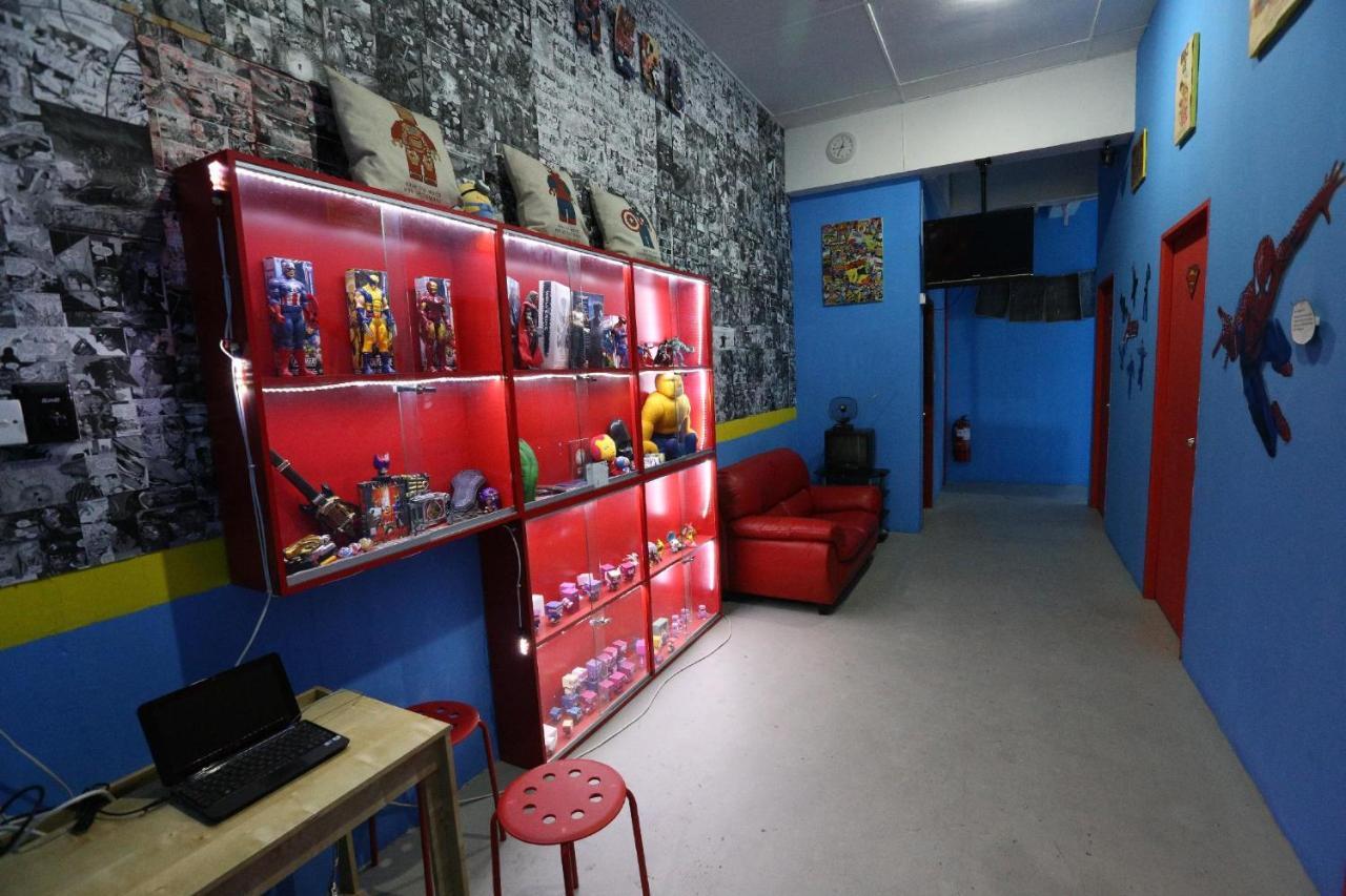 Hero Hostel Кучінг Екстер'єр фото