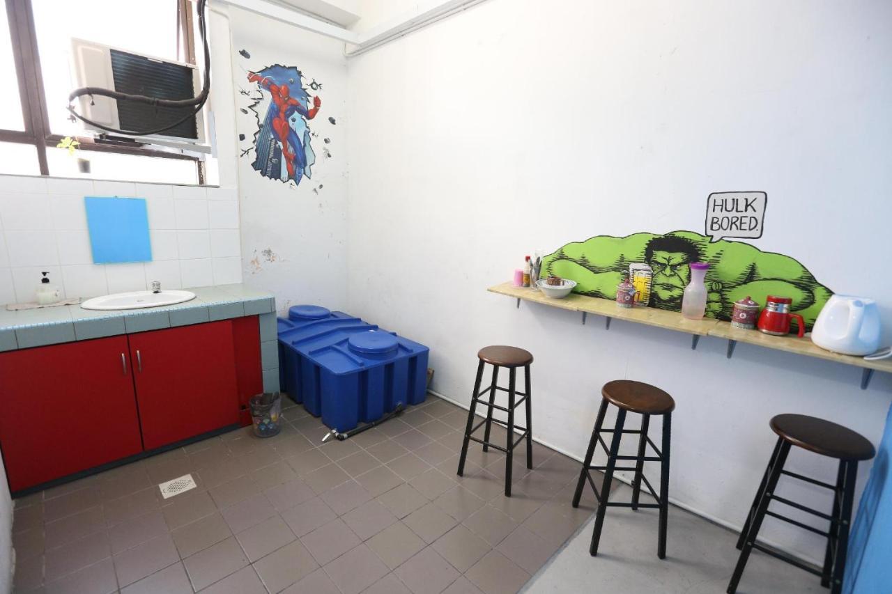 Hero Hostel Кучінг Екстер'єр фото