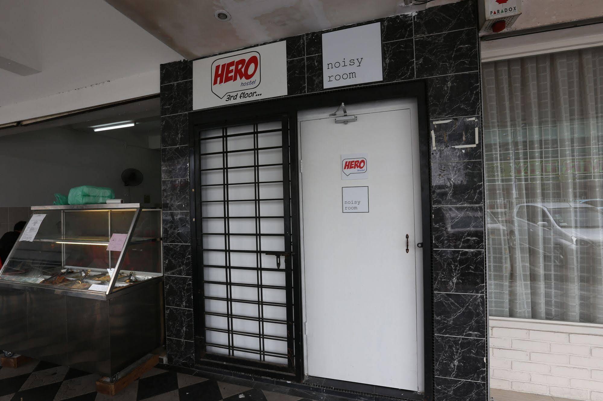 Hero Hostel Кучінг Екстер'єр фото