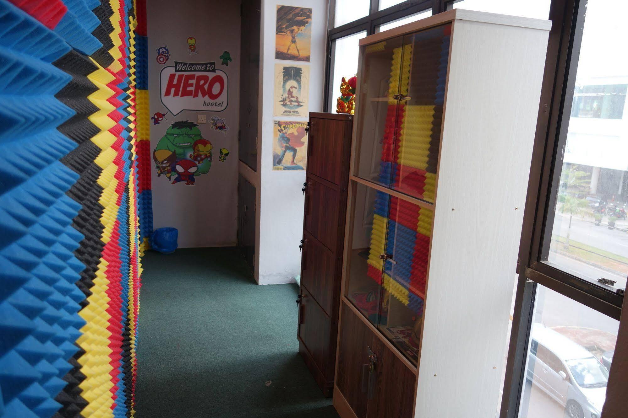 Hero Hostel Кучінг Екстер'єр фото